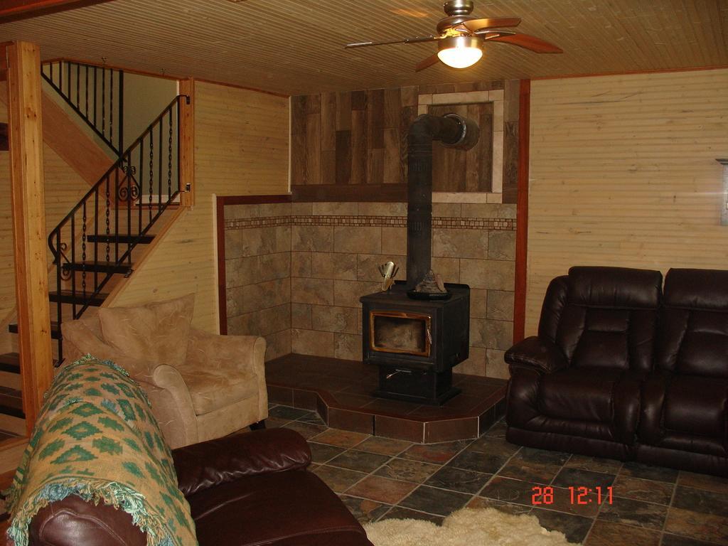 Eileen's Bed & Breakfast/Guest House Hay River Extérieur photo