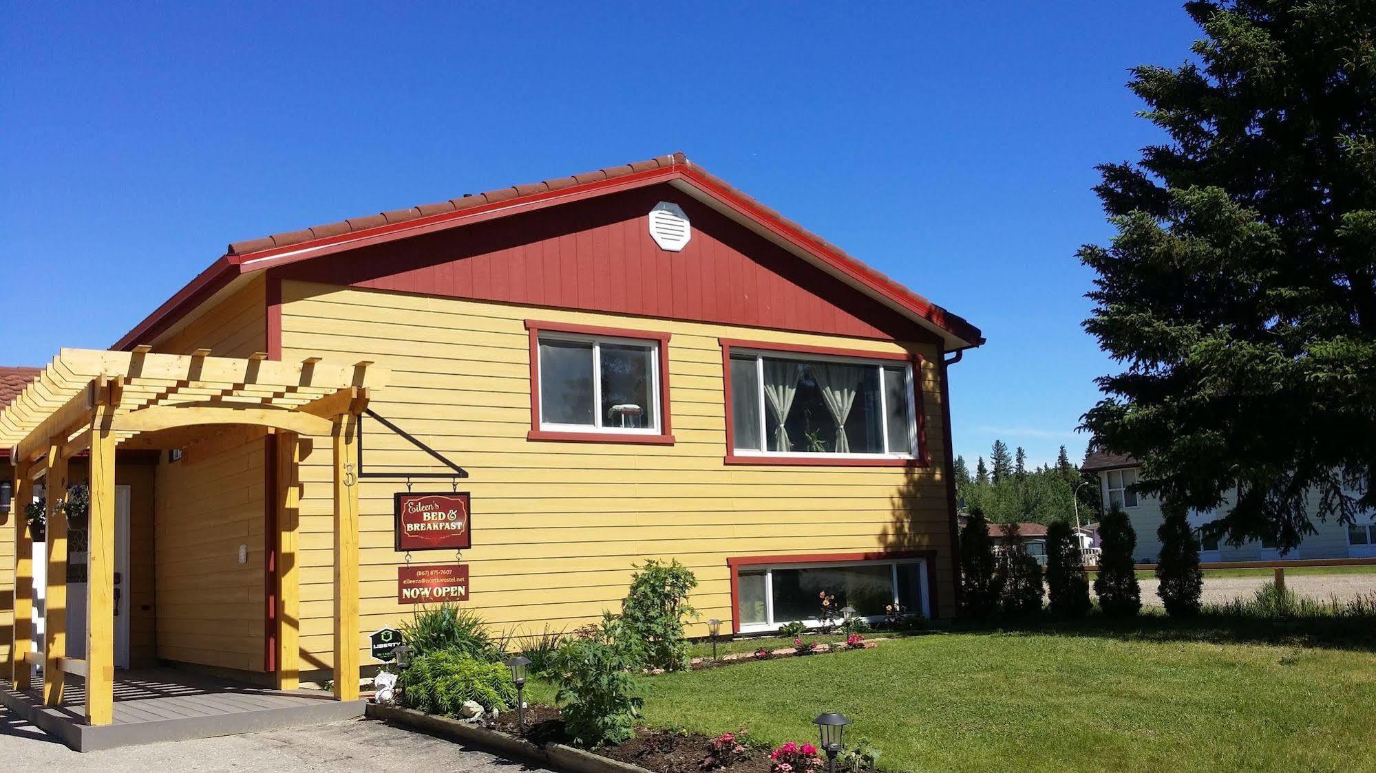 Eileen's Bed & Breakfast/Guest House Hay River Extérieur photo