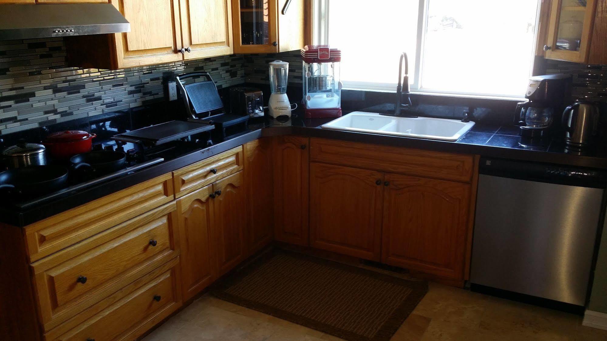 Eileen's Bed & Breakfast/Guest House Hay River Extérieur photo