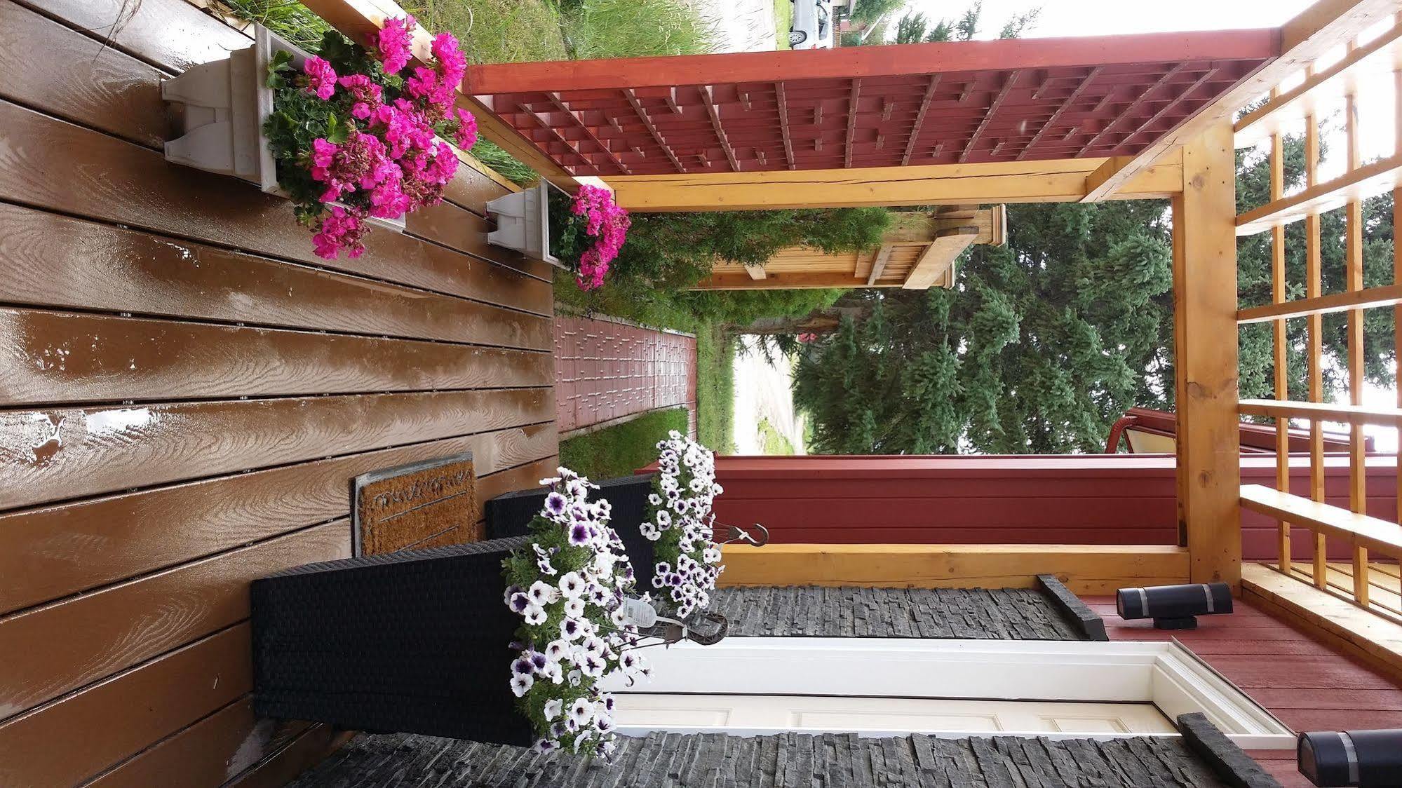 Eileen's Bed & Breakfast/Guest House Hay River Extérieur photo